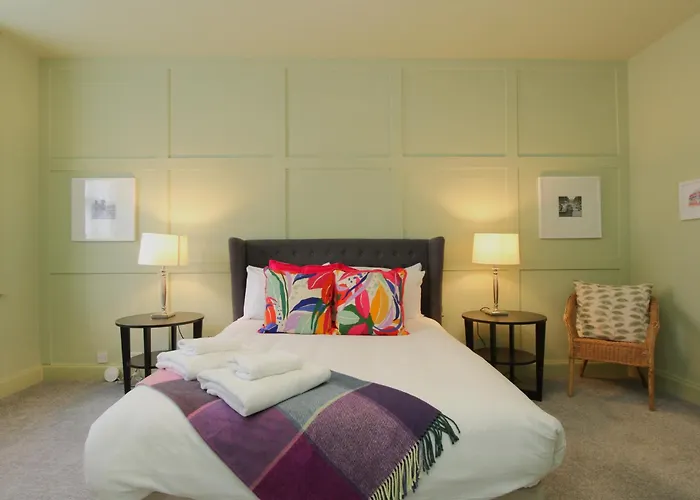City Centre New Town 2 Bedroom Flat